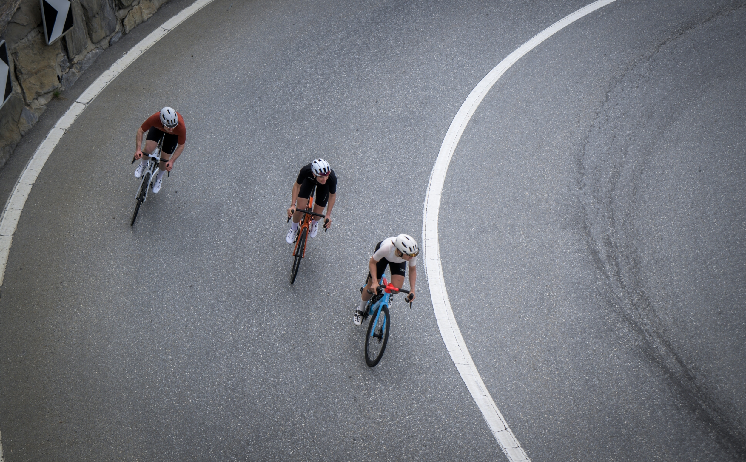 BMC Teammachine SLR TWO Shimano Ultegra Di2 Actionshot